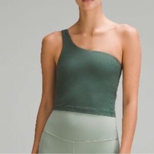Lululemon ribbed Nulu asymmetrical tank